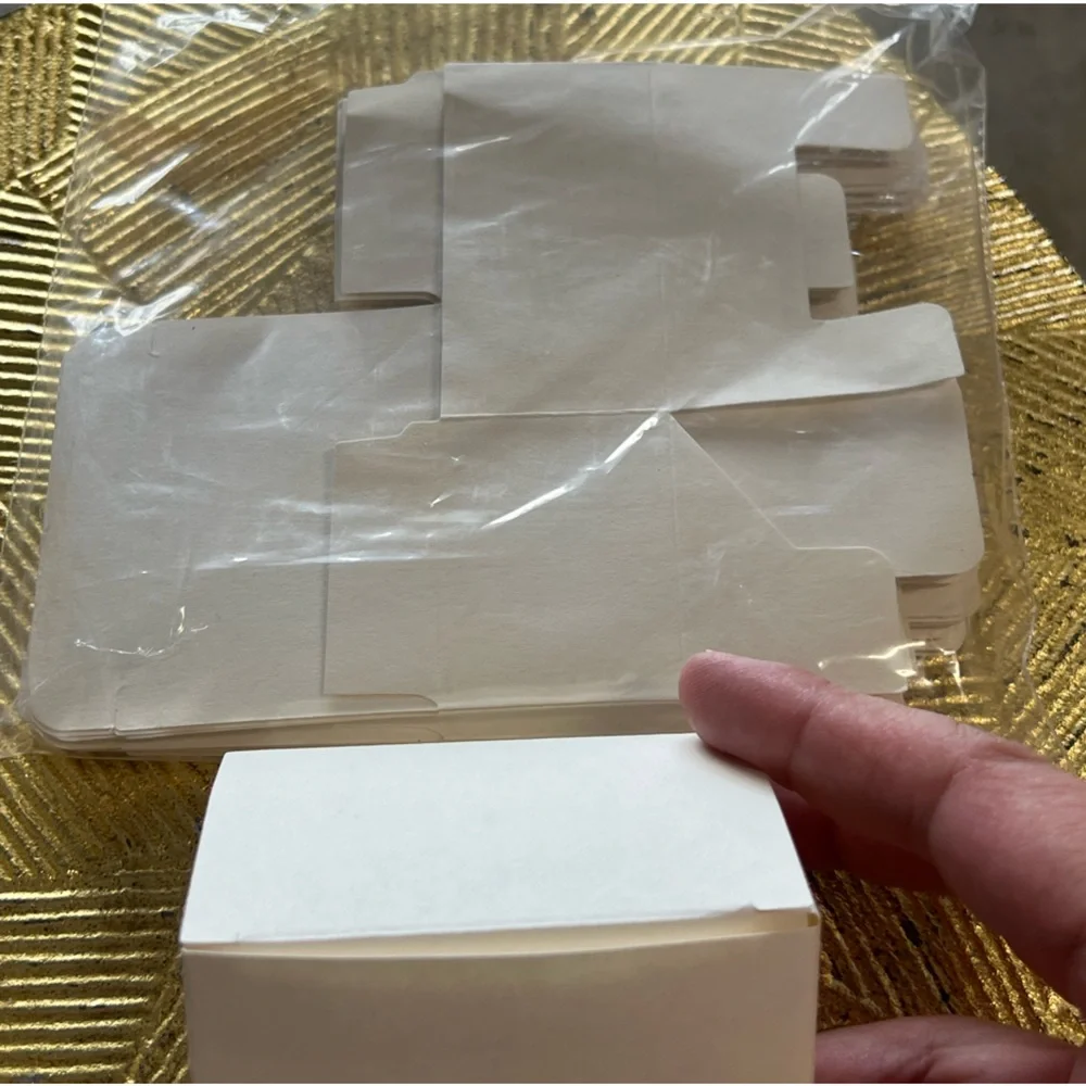 White Party Favor Napkins with Smooth Texture